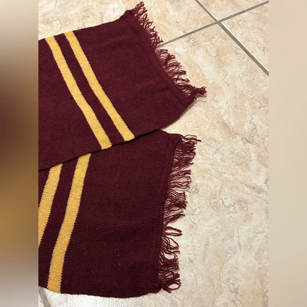 Harry Potter Gryffindor House Wool Scarf Maroon and Gold Halloween